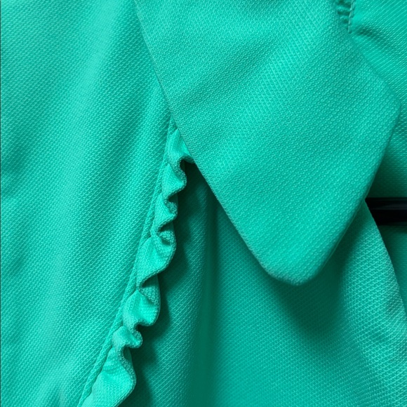 Lily Pulitzer Luxletic top. - Picture 3 of 7